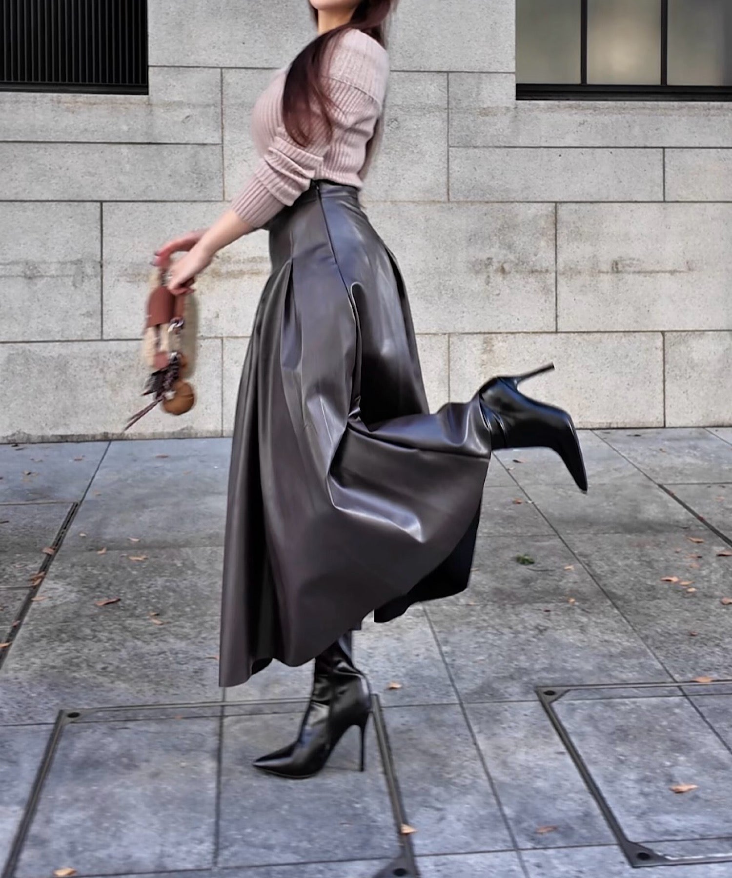 ヘップバーンレザーロングフレアスカート | THEODORIC.dy公式通販