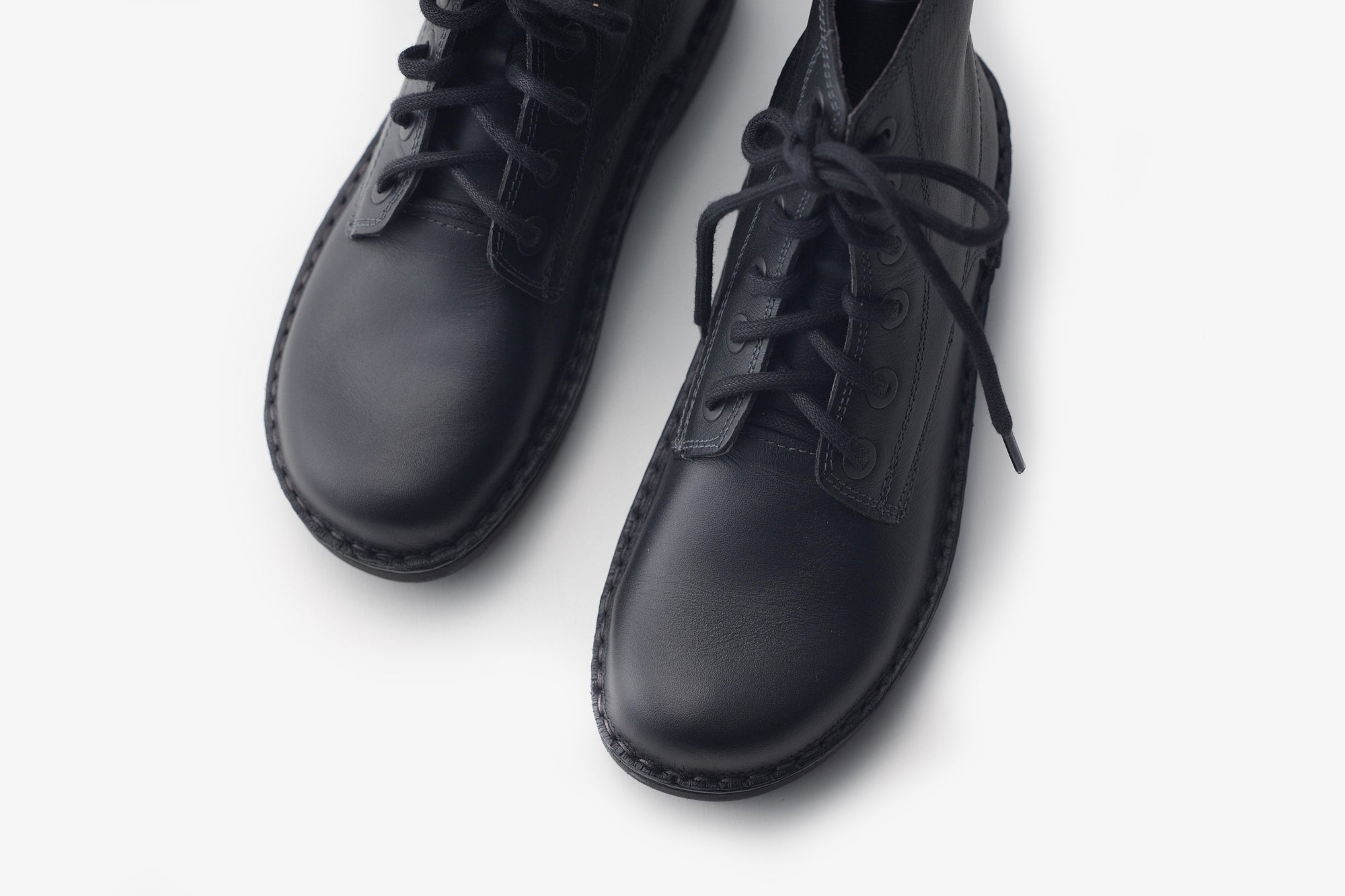 CLAUDIA（クラウディア）｜NAOT (ナオト）- パンと日用品の店 わざわざ