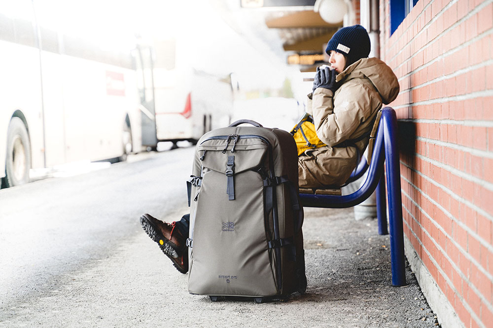 アウトドア的機能を盛り込んだ、カリマーの新型キャリーケースが旅好き