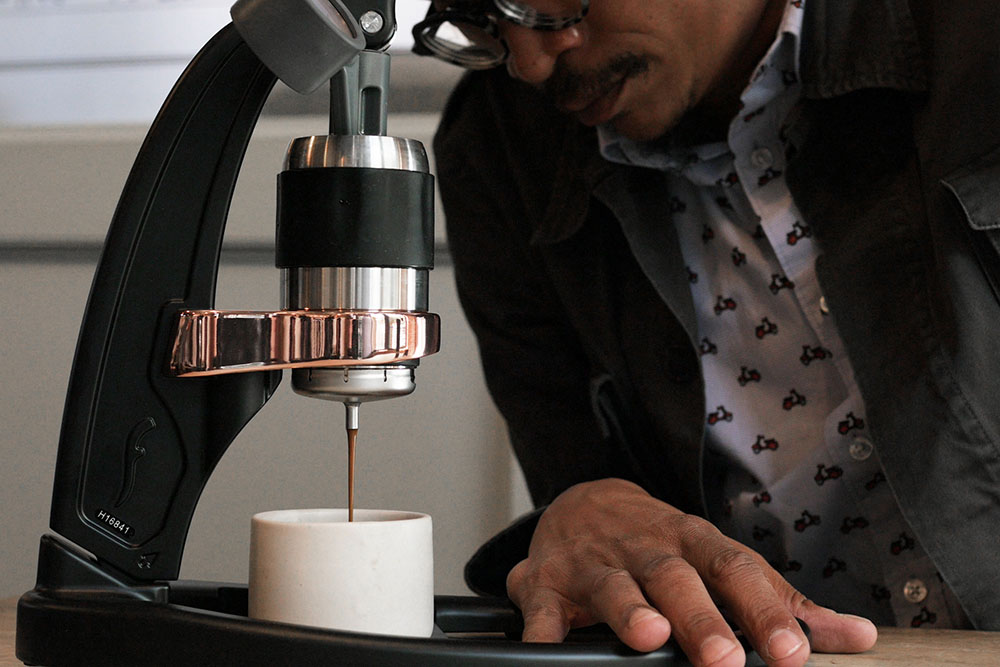 コーヒーのプロも認めた、本格派ポータブルエスプレッソメーカーが日本