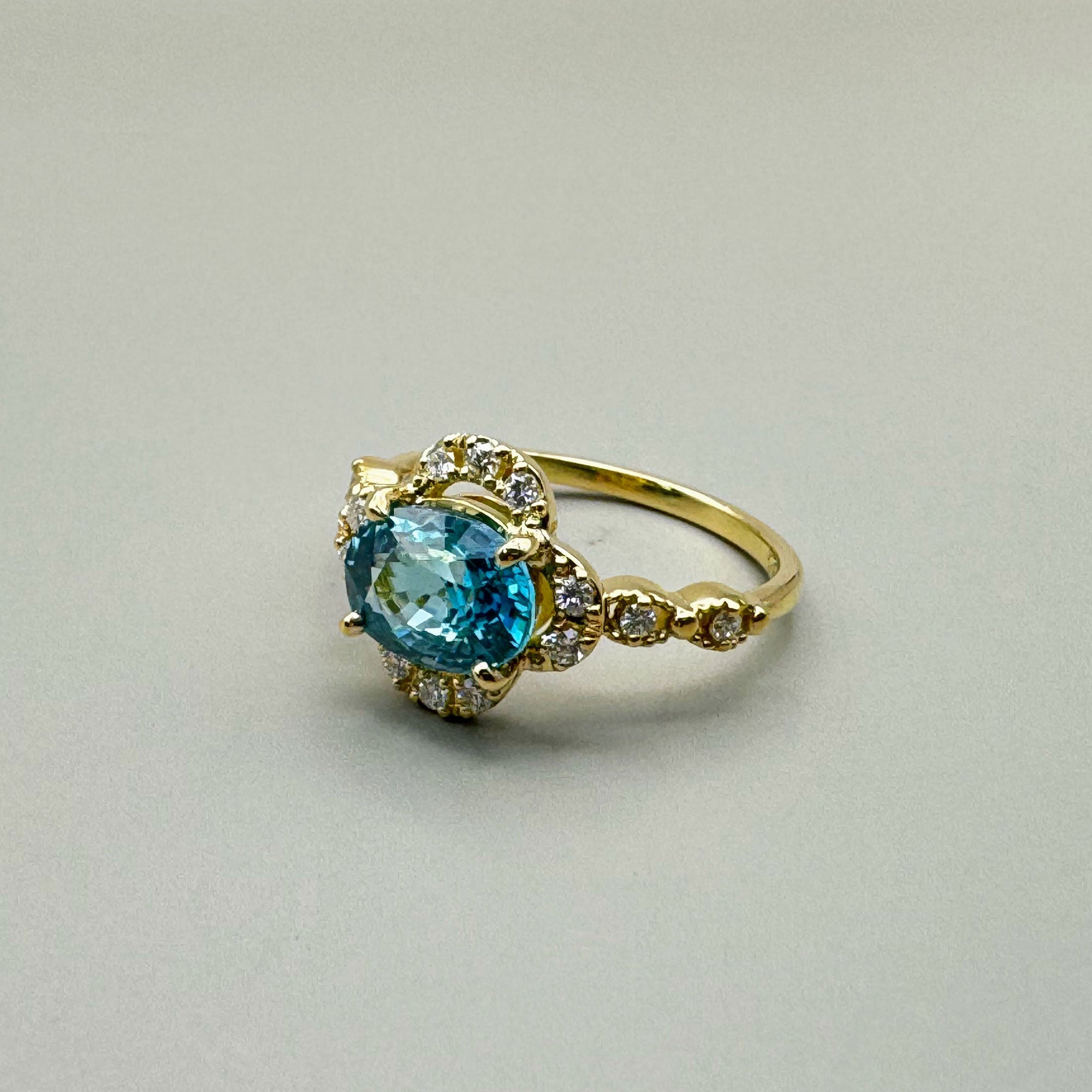 K18ブルージルコンリング – 宝石修飾工房波多ゑ