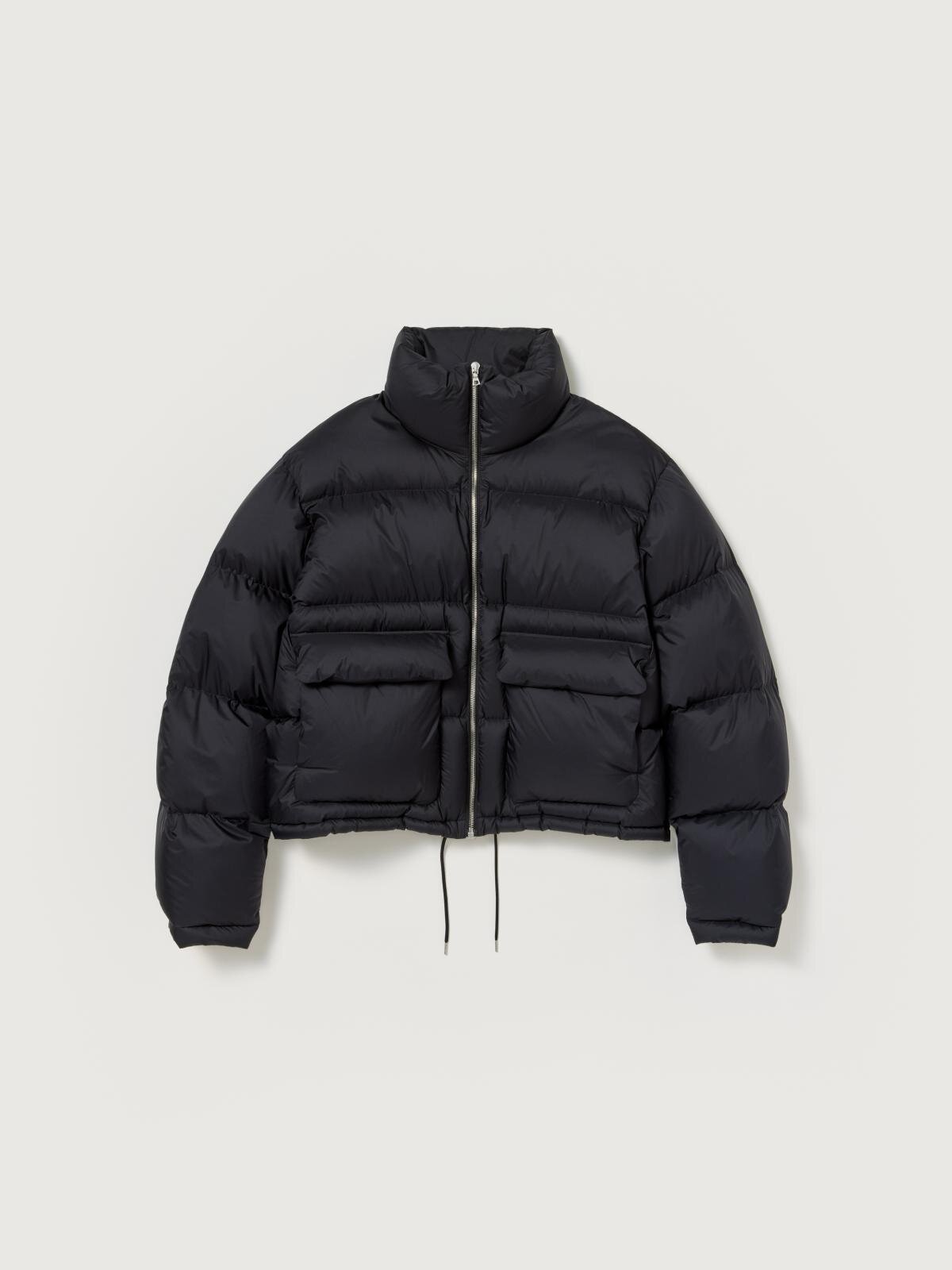 オーラリー25年秋冬メンズアウター、“翡翠カラー”のダウンジャケット