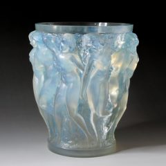 バッカスの巫女（オパルセント）」ルネ・ラリックの花瓶《ギャルリー