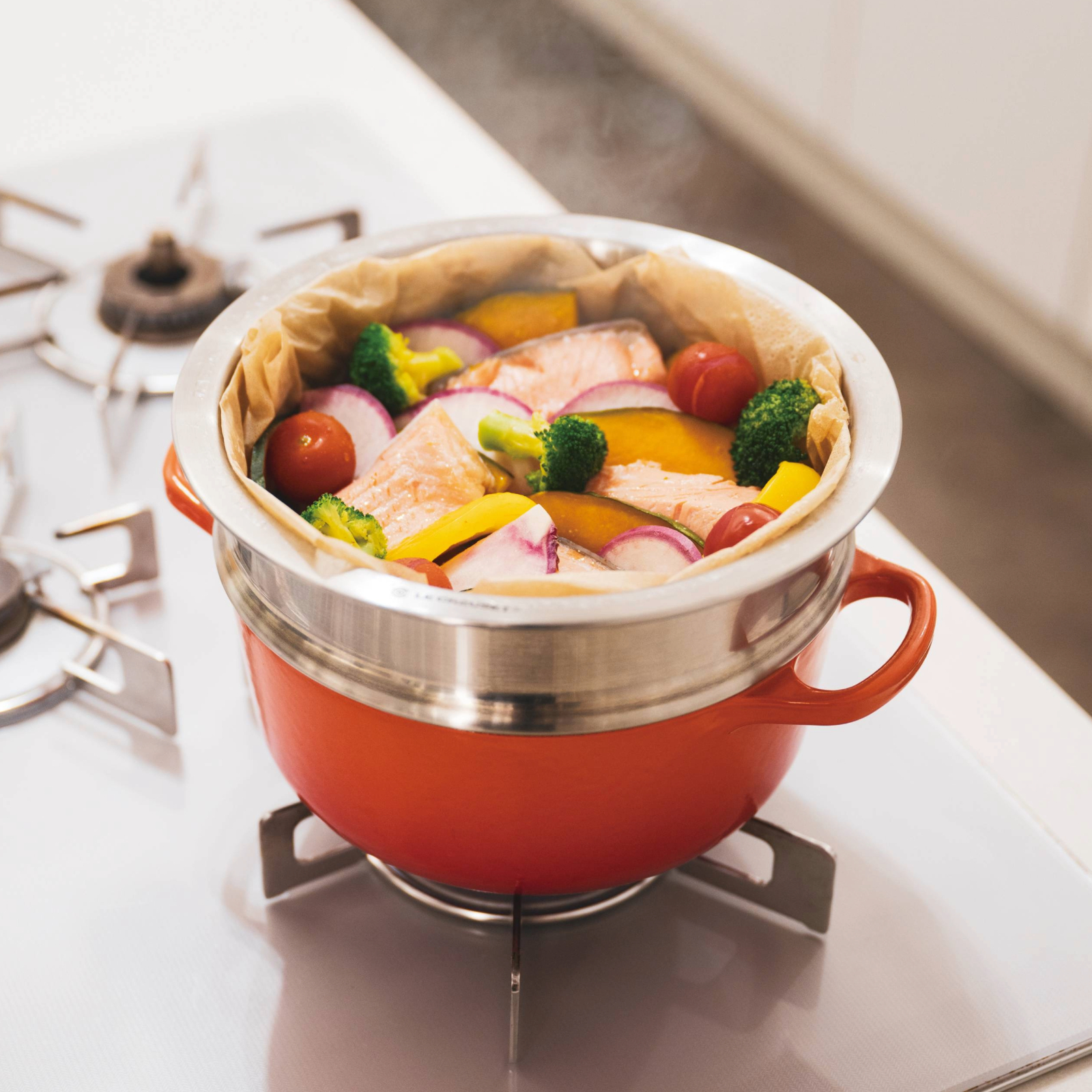 スチーマー 20cm | アクセサリー ｜ル・クルーゼ（Le Creuset）公式