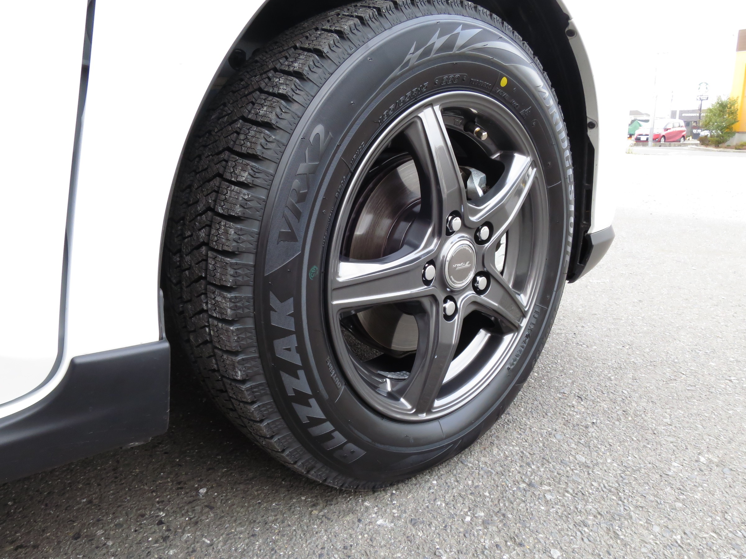 ホンダ フリードにBLIZZAK VRX2 + TOPRUN VR5を装着 | ホンダ フリード