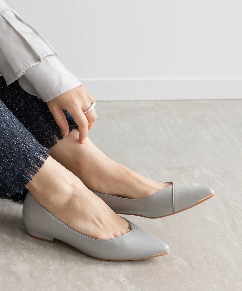 SALE】3E幅広 ゴールドパーツフラットパンプス