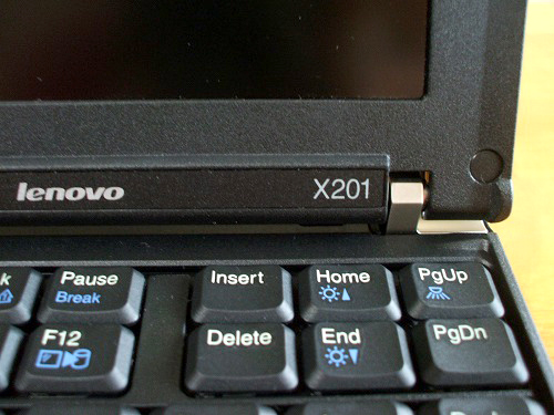 Thinkpad X201レビュー メモリ追加やHDD換装も簡単！頑丈なモバイル
