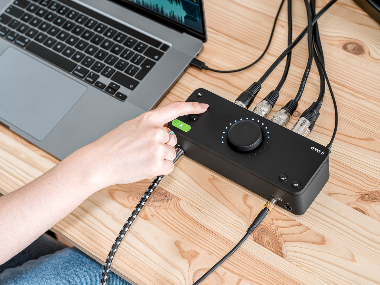 AUDIENT | evo 8 | USB オーディオ・インターフェイス | 製品情報