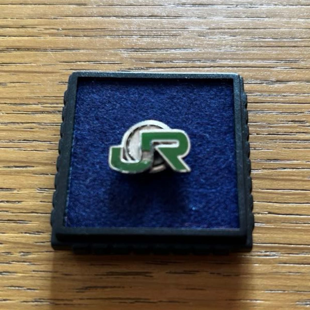 JR東日本 社章 バッチ バッジ 純銀 スクリュー式 ネジ式 襟章｜Yahoo