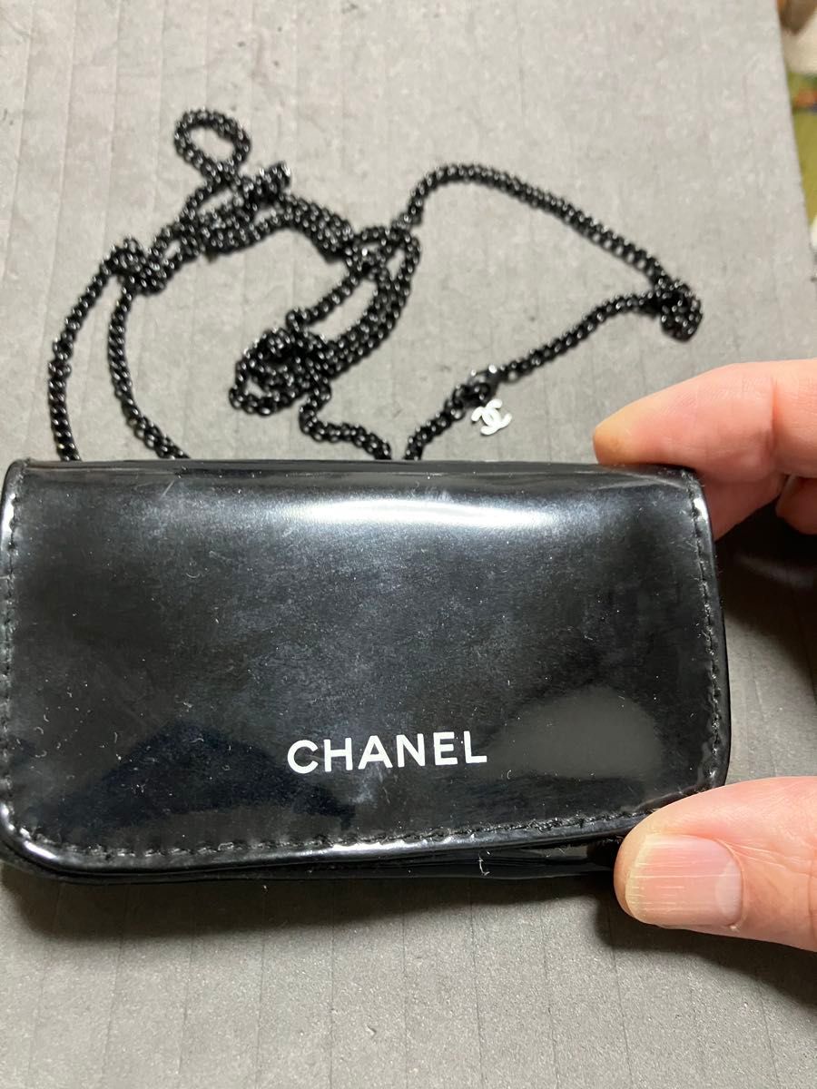CHANELノベルティ本物 ルージュアリュール エナメルチェーン付きコイン