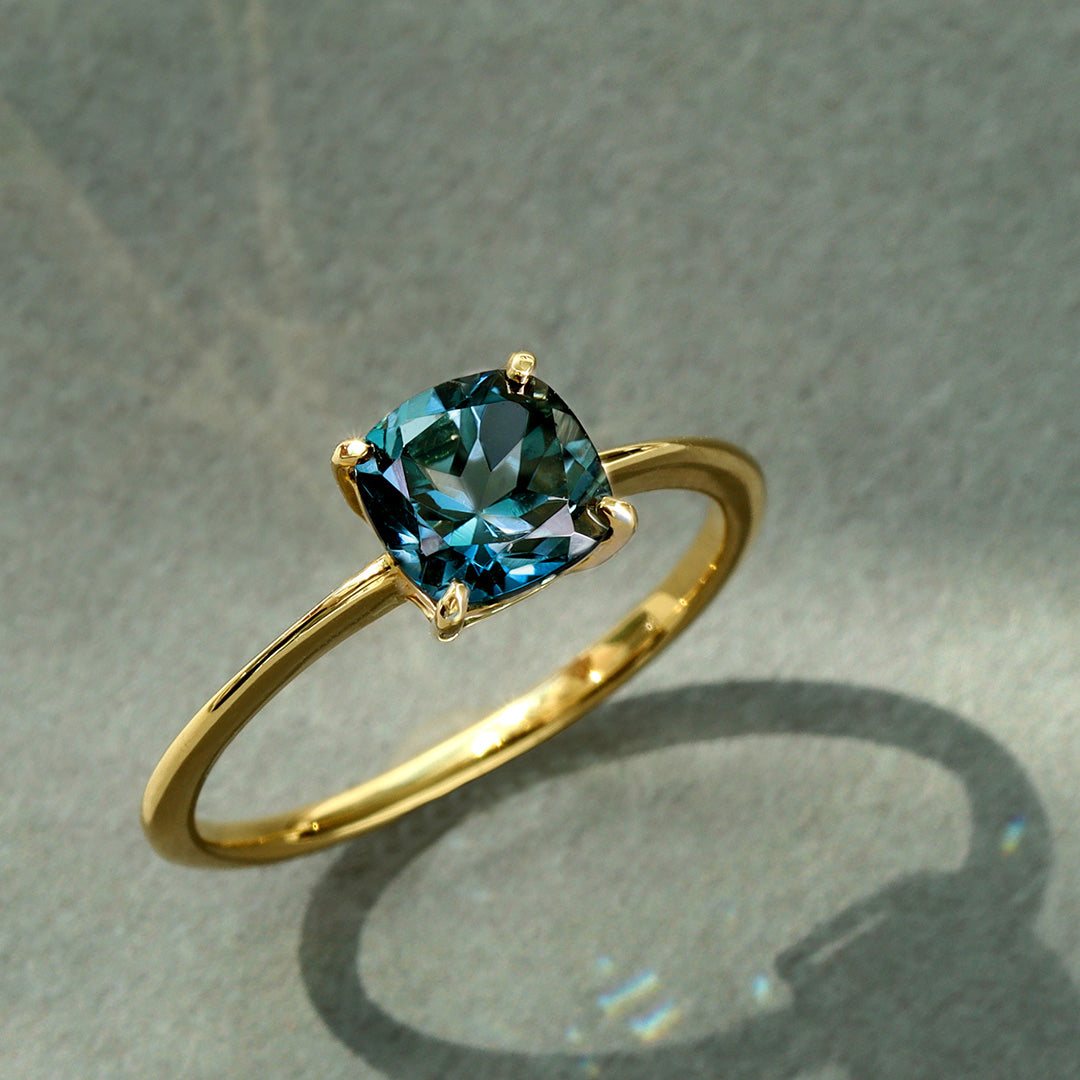 ビズー公式】ロンドンブルートパーズ K18/PTリング・セラム | 希少石