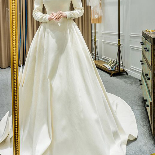ウェディングドレスオーダーメイド ロング長袖 光沢サテン 背中見せ