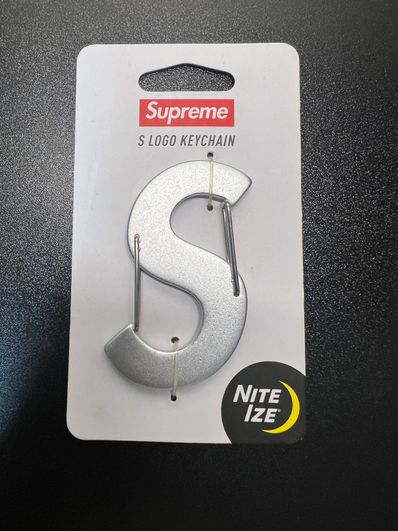 Supreme / Nite Ize S Logo Keychain 