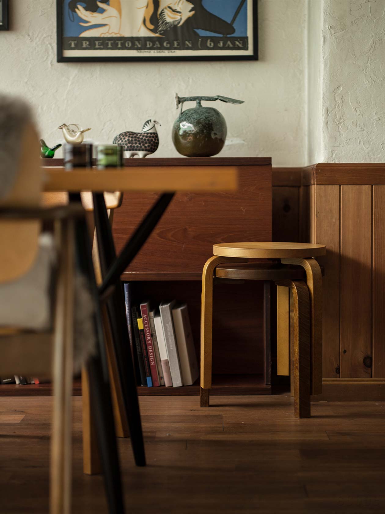 Stool 60 (スツール60) |ハニー / ウォールナット ステイン | Artek