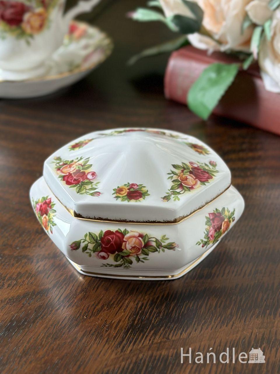 リンゴのような可愛いシルエットのガラスケース、アンティークプレス