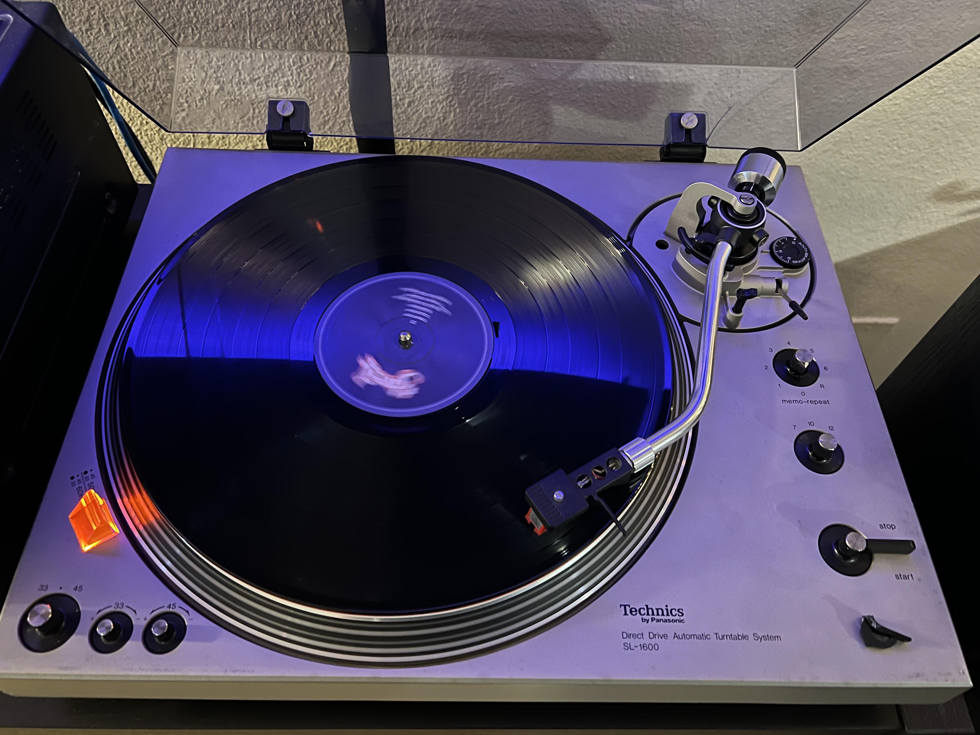 新しいTechnics SL-1600を手に入れたんだ : r/vinyl