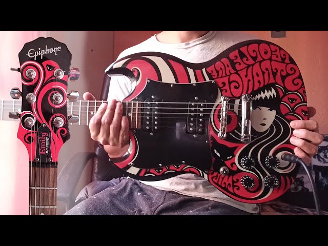 Epiphone sg g-310 emily the strange - YouTube