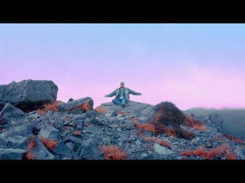 kZm / De-void* - YouTube