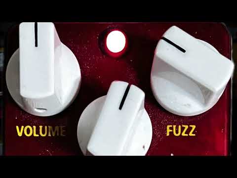 Mad Professor FIRE RED FUZZ Hand Wired - YouTube