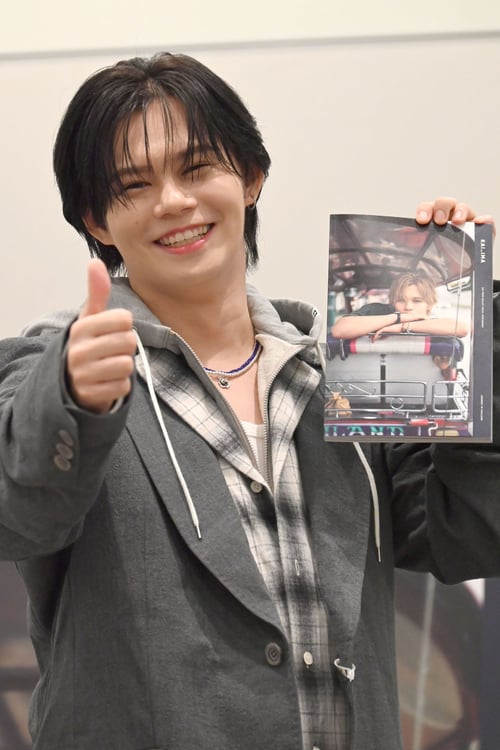 超特急カイ、自然体の“いま”切り取った写真集にはガチ寝起きも「笑って