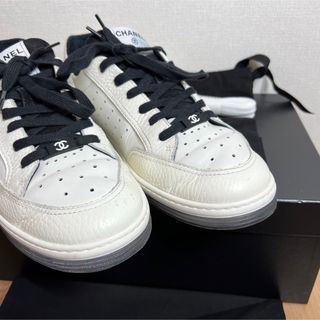 CHANEL（スニーカー ・ ホワイト/白色系）のフリマアイテム一覧