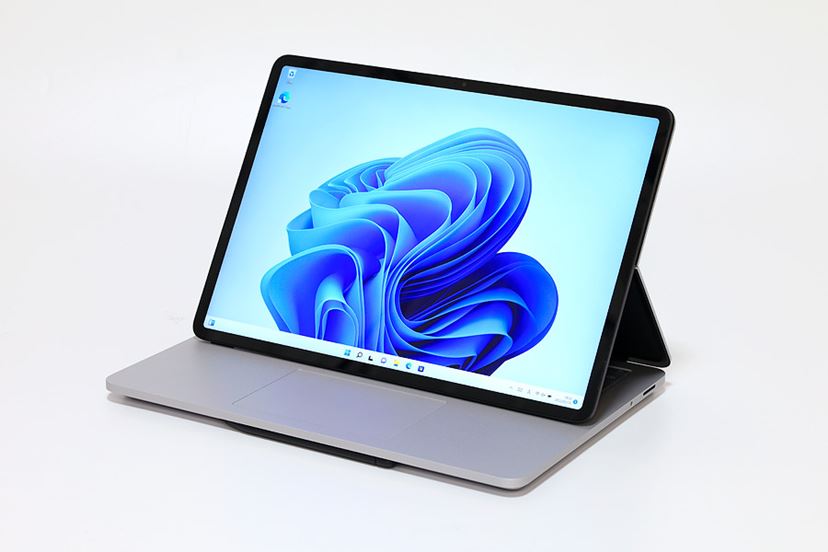 ユニークな変形機構を備えた高性能な14.4型2in1PC「Surface Laptop