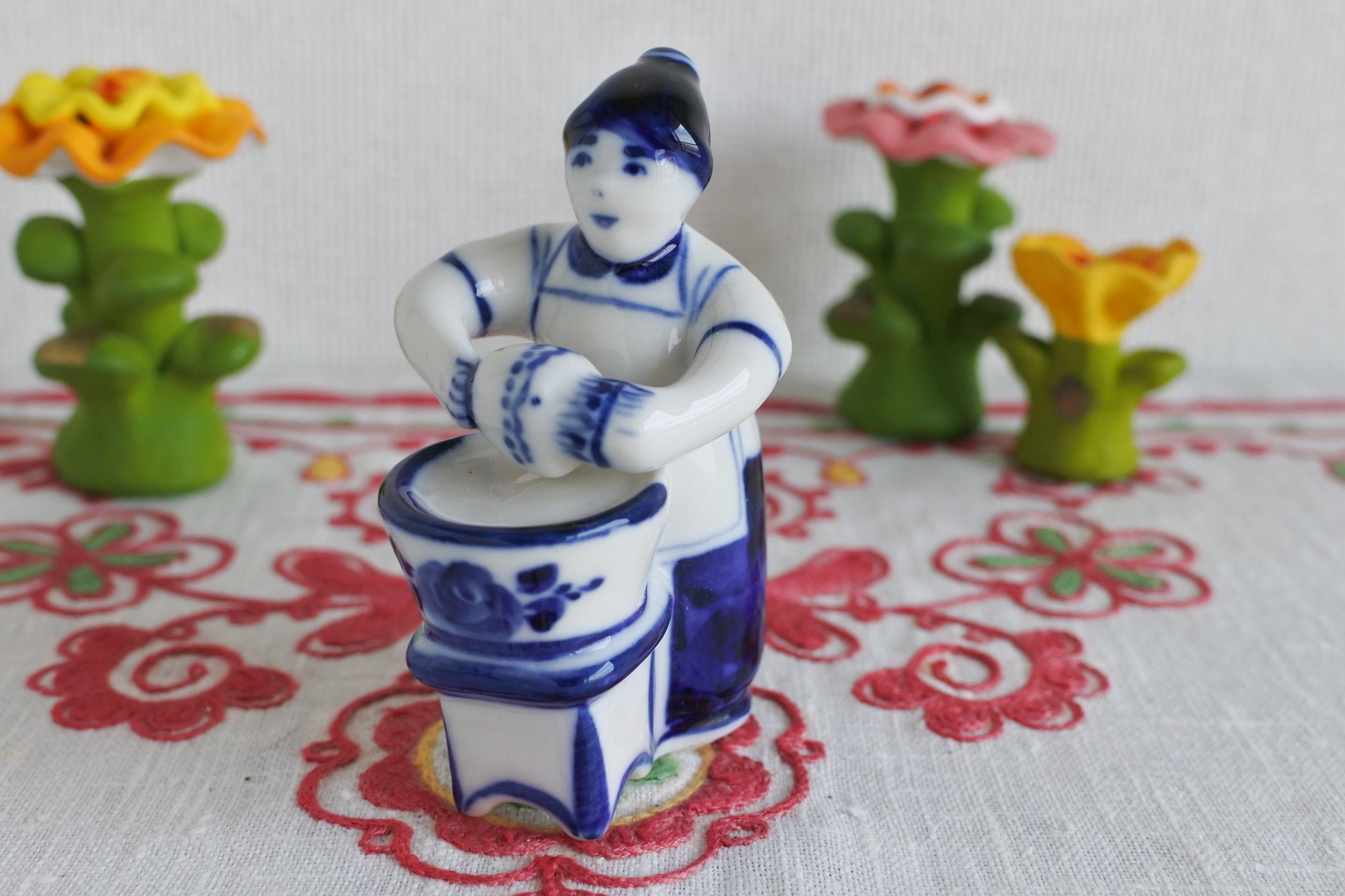 グジェリ陶器 グジェリ職人 ロシアの陶器 フィギア 陶器人形 ロシア