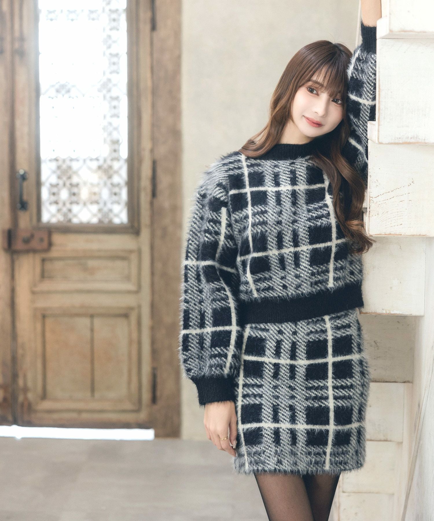 チェック柄シャギータッチニットトップス×ミニスカートセットアップ