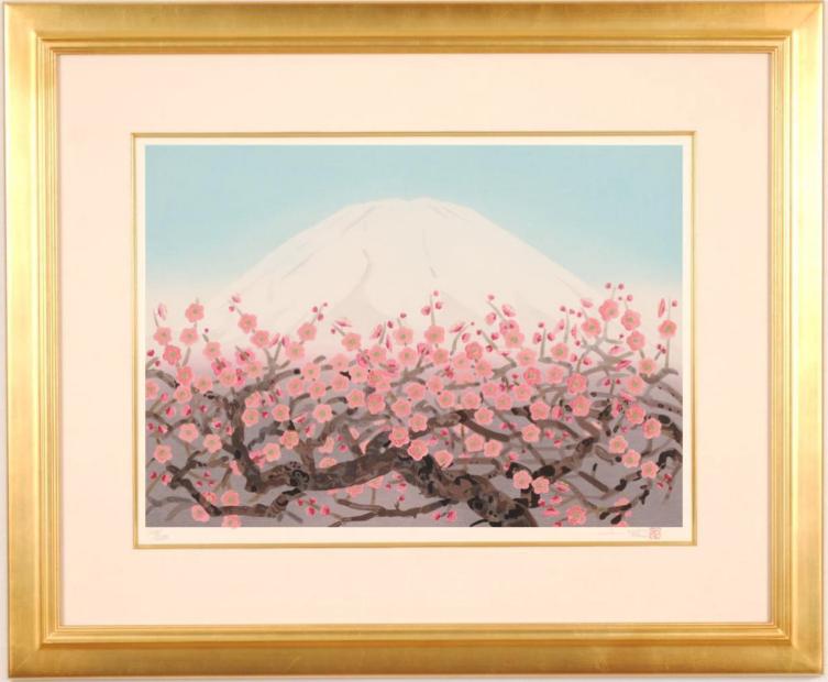 中島千波がシルクスクリーンの版画で制作した富士山と梅の花の和の絵