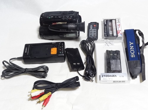 映像機器 ＞ 8ミリ/Hi8/DVビデオカメラ ＞ SONY CCD-TR105 8ミリビデオ