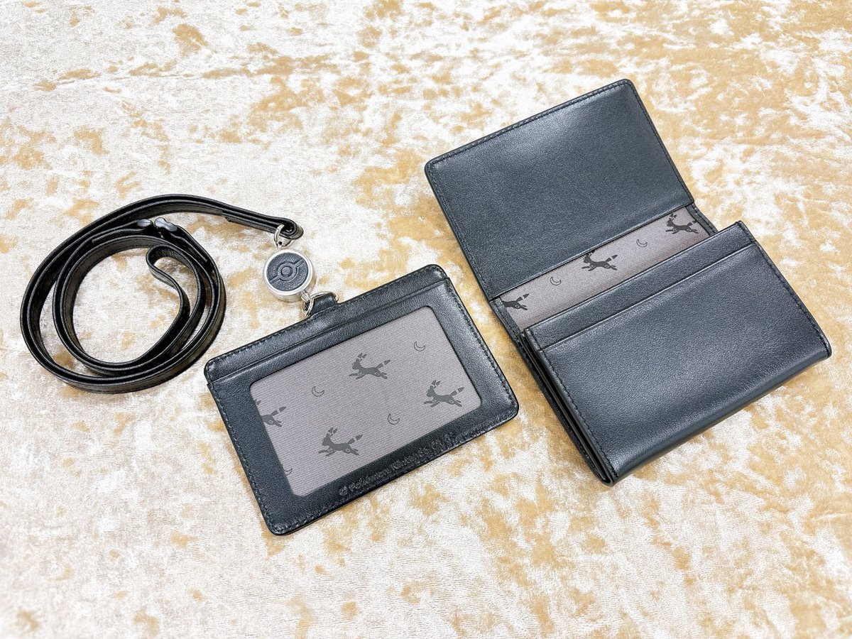イタリアンレザーを使用したお財布などのグッズ 裏生地にもブラッキー
