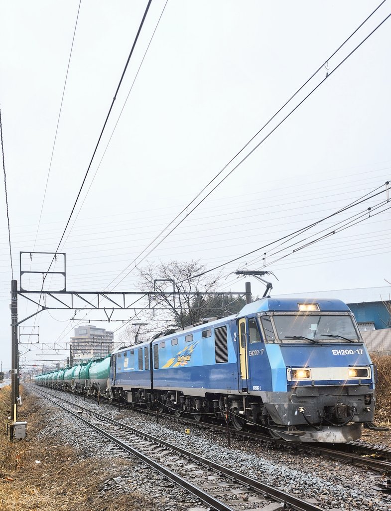 午前中の塩尻にて、 2080レ 定時に来ず 8084レ EH200-17+タキ14両 2083