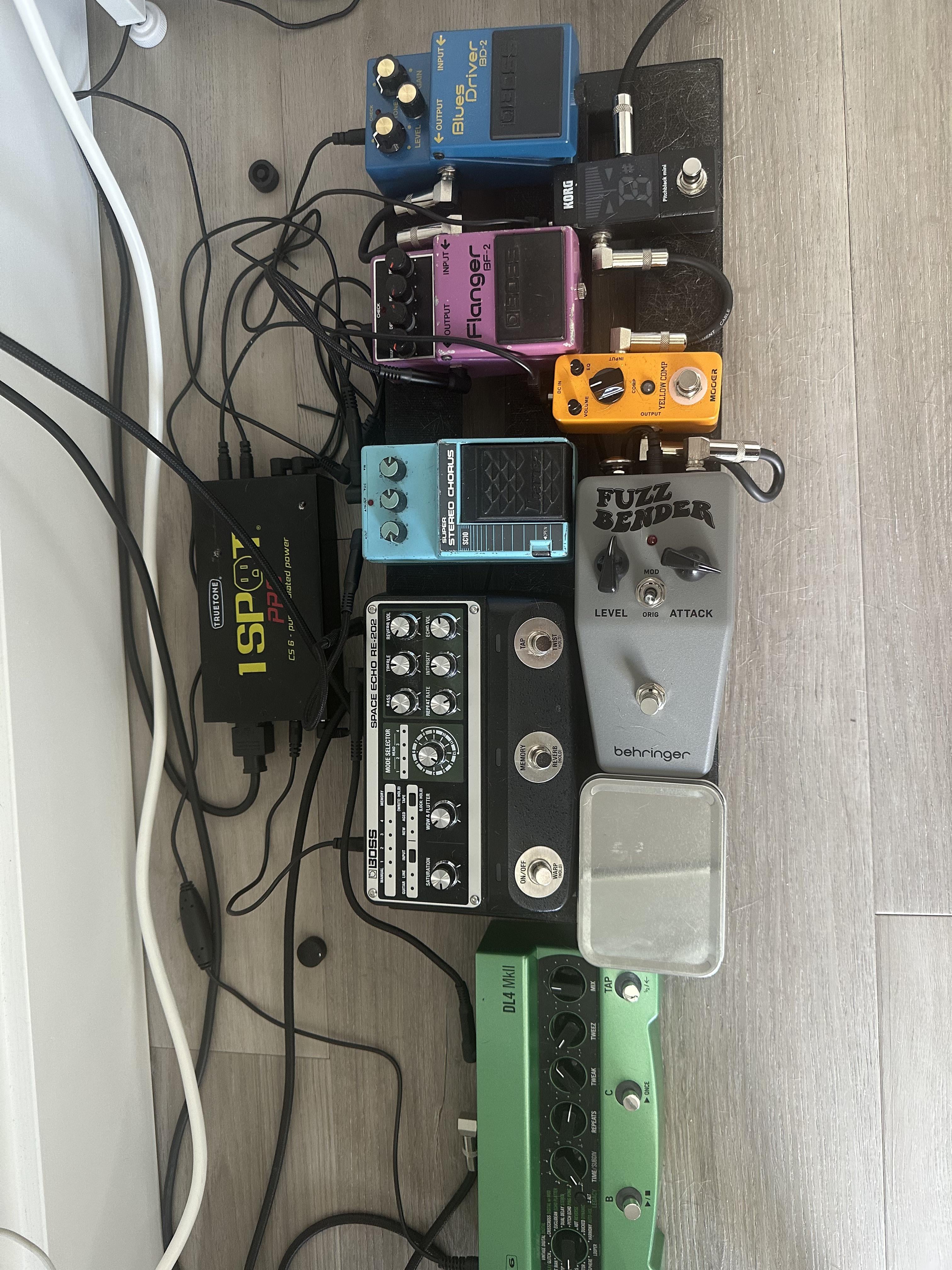 The Behringer Fuzz Bender is amazing : r/guitarpedals