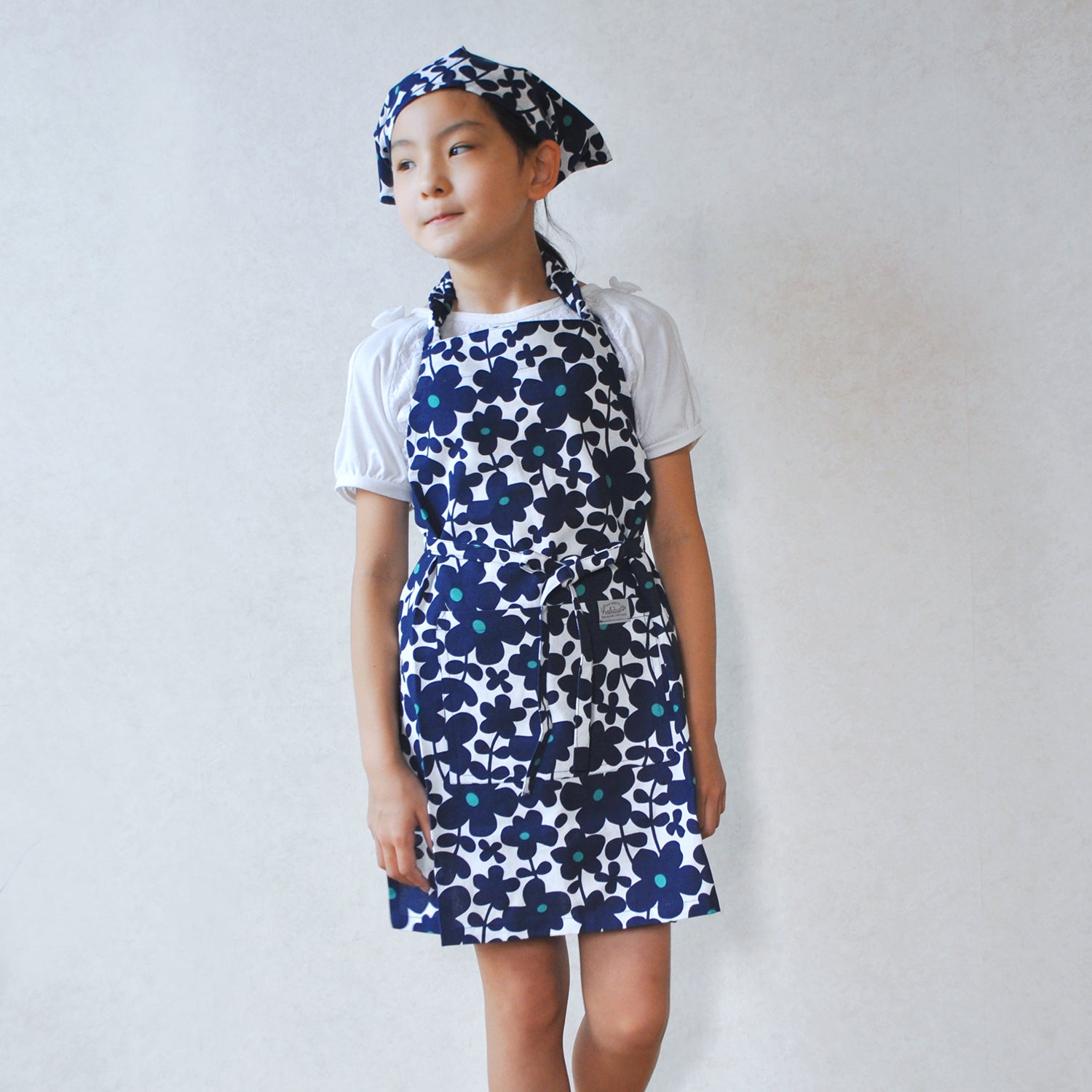 アビチュアル バンダナ付きキッズエプロンセット Mサイズ（100～130cm