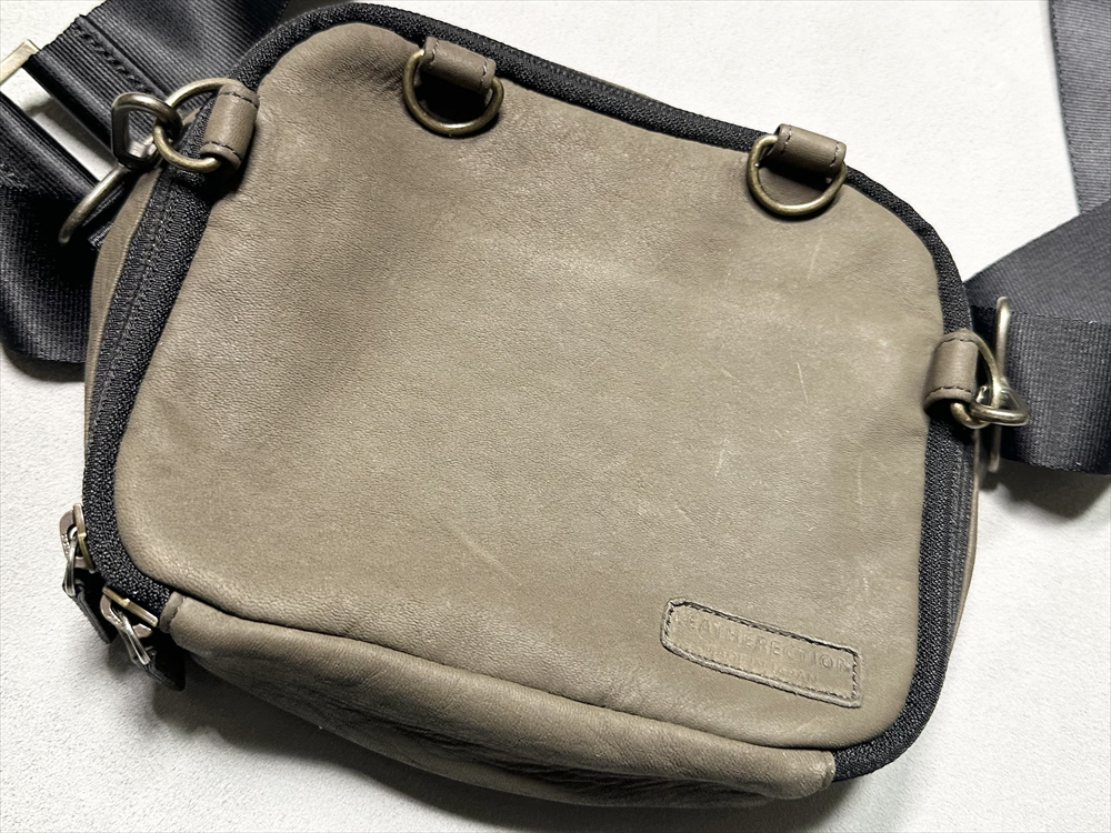 エイジングで育てる！『天然エゾ鹿革のボディバッグ』