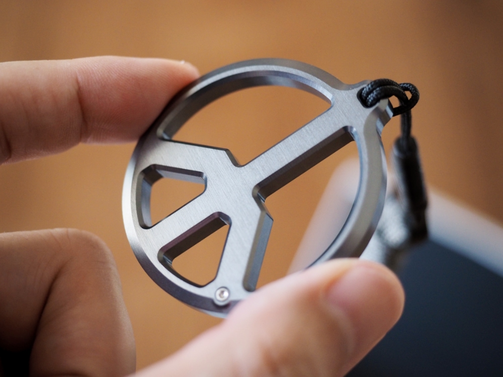 コジプロのチャリティ商品「ルーデンス ピースマークユニット」を買い