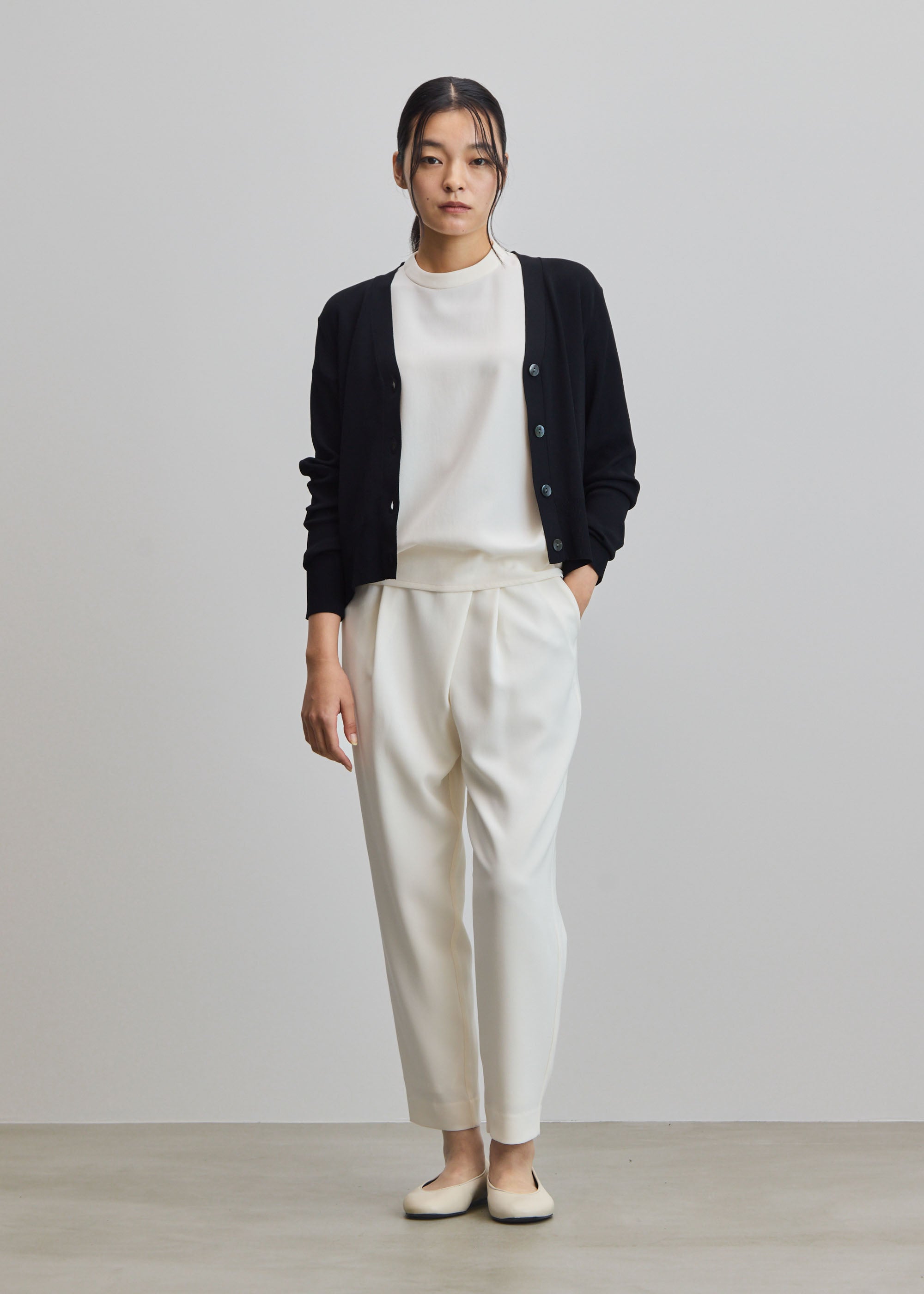 スタンドカラーコクーンブラウス - SOÉJU online store｜上質な大人の