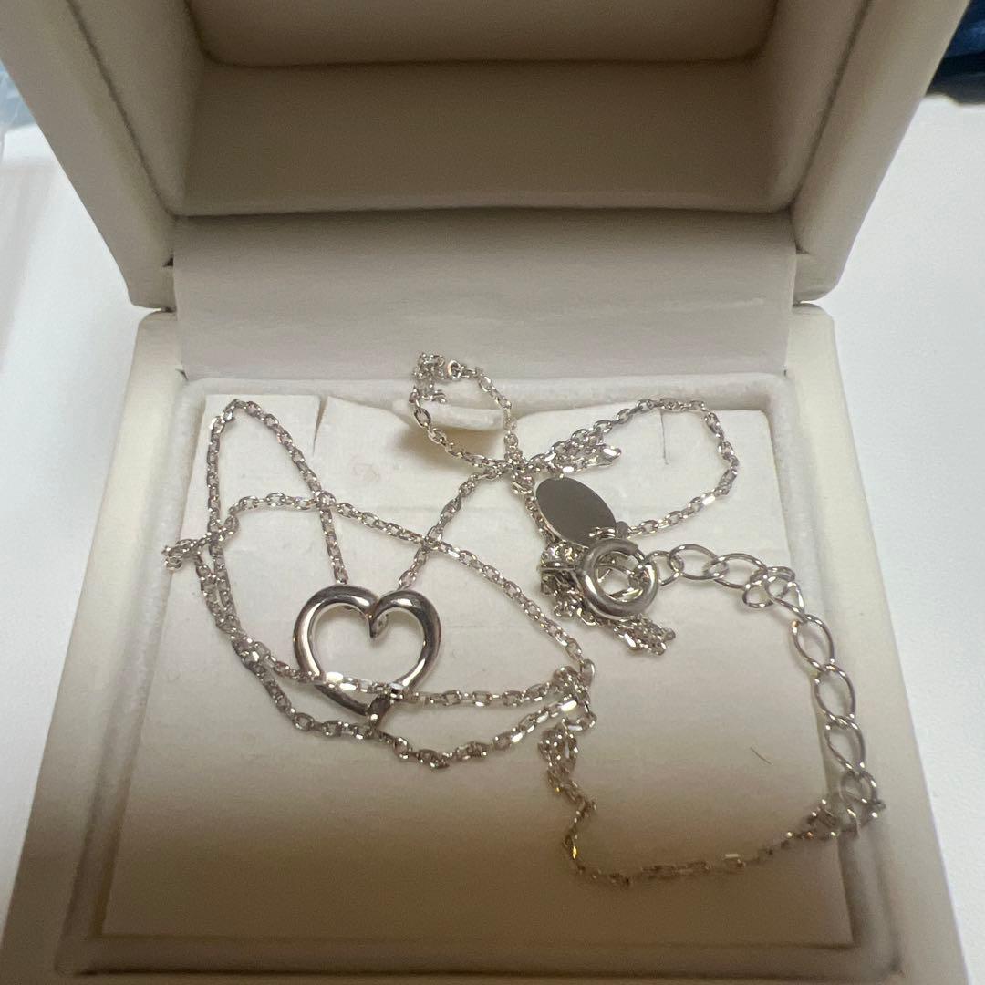 本日値下げ‼️9500→8500未使用❣️4℃ シルバー ハート型ネックレス