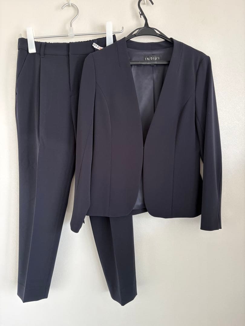 美品 INDIVI パンツスーツ 36 ネイビー ノーカラー