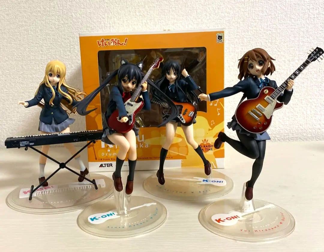 ALTERけいおん! 1/8フィギュア5体セット平沢唯秋山澪田井中律琴吹紬中野梓 Amazon.co.jp: けいおん!! SQフィギュア 平沢唯・秋山澪・田井中律・琴