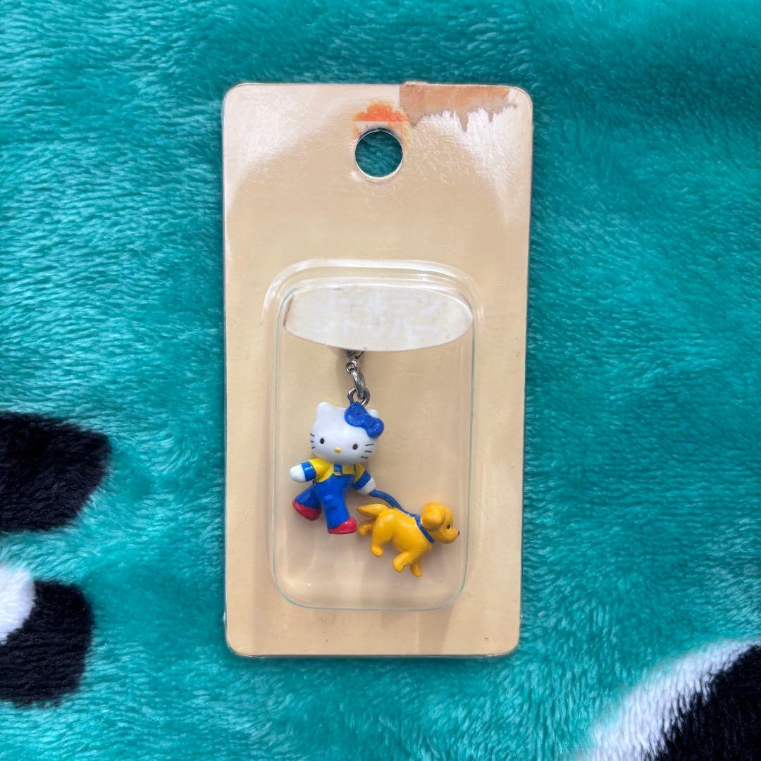激レア‼️サンリオハローキティファスナーマスコット　犬と散歩　ゴールデンレトリバー