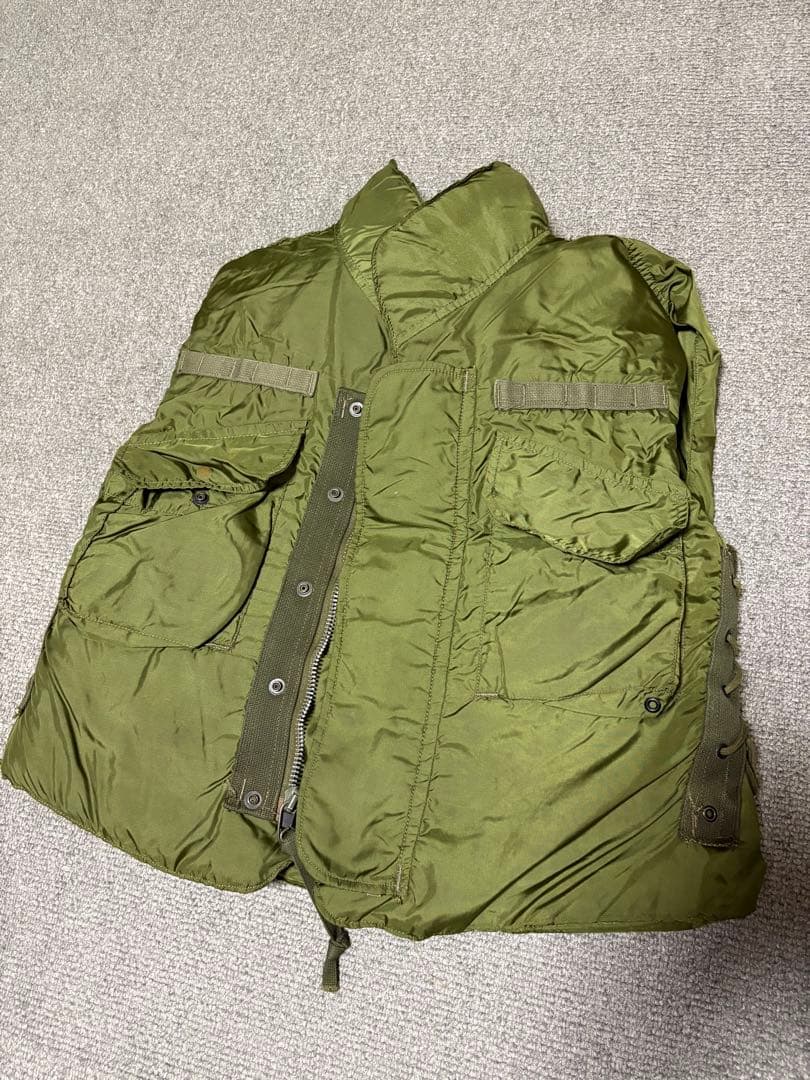 米軍実物M69ボディアーマー（中綿スポンジ） 米軍実物M69ボディアーマー（中綿スポンジ） 暖かいベストです