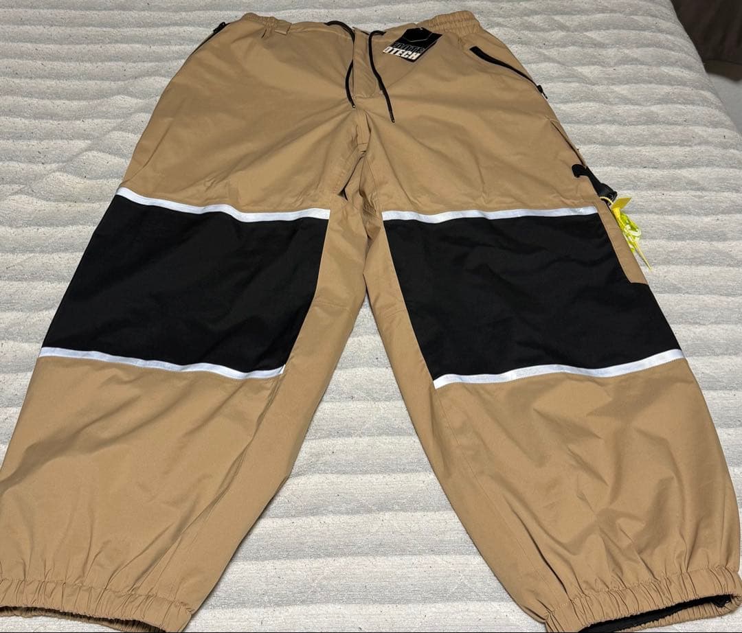 TAOTECH スノーボードウェア ベージュ