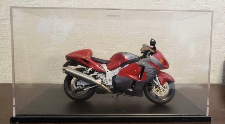 限定色！美品！SUZUKI 隼　はやぶさ　バイク　模型　プラモデル ミニカー バイク SUZUKI スズキ ハヤブサ 隼 HAYABUSA シルバー 1/12