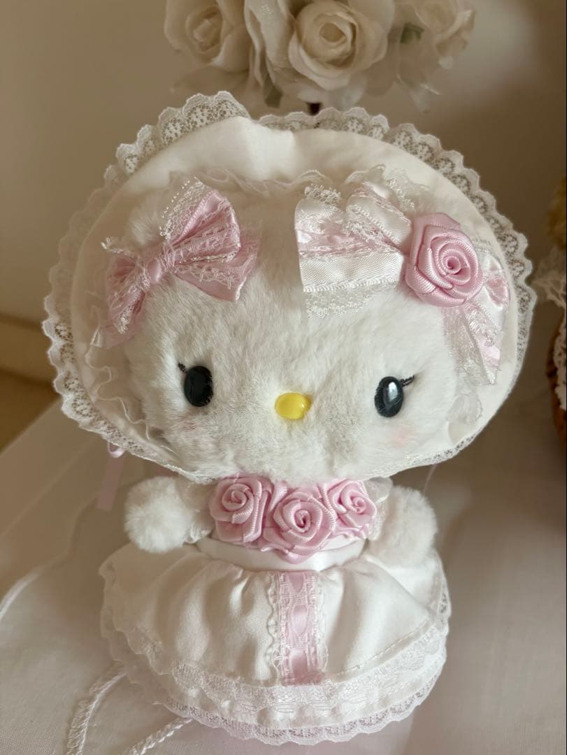 ୨୧ 完売品 ୨୧ キティ ホワイトフリル マスコット 新品未使用品 お