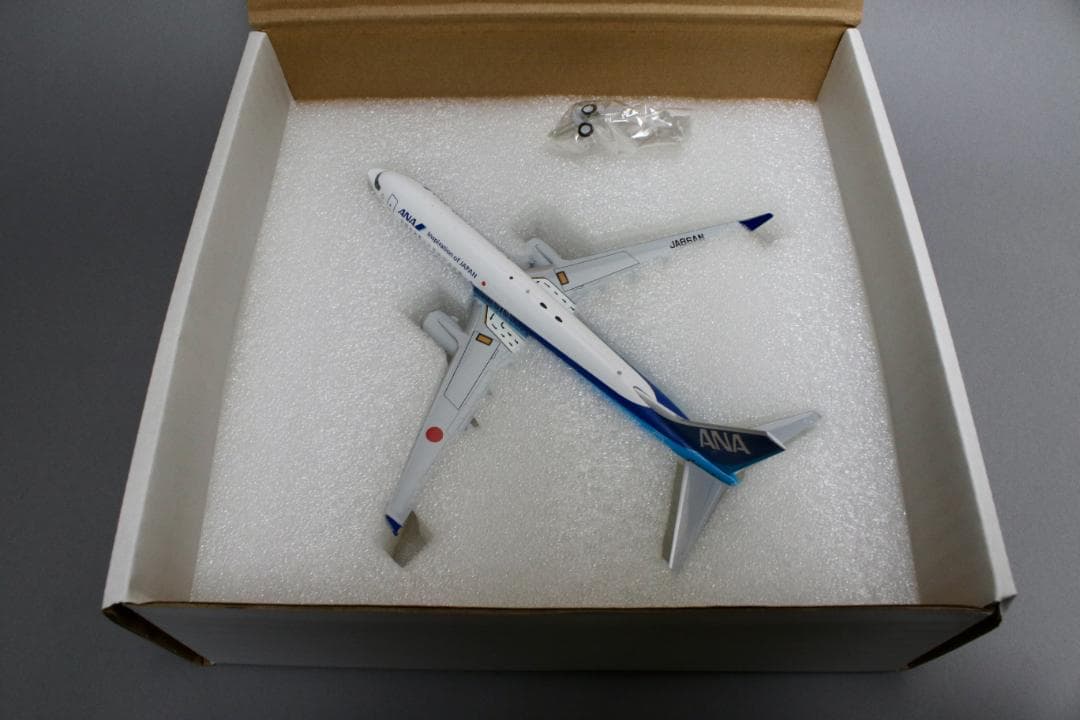 さ*む様 【レア】ANA B737-800 JA86AN 1/200 IOJ塗装 - メルカリ