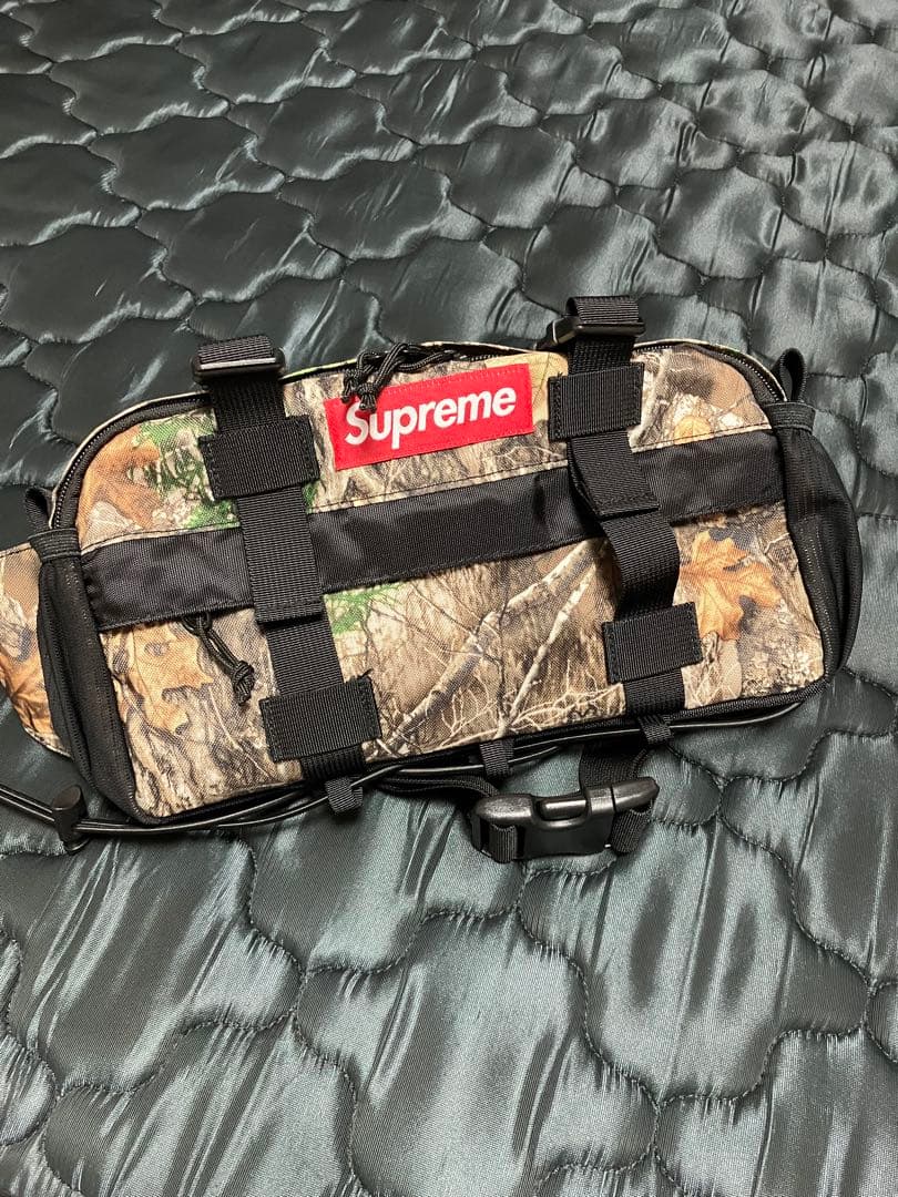 正規品　Supremeリアルツリー ボディバッグ 迷彩　カバン　ウエストポーチ