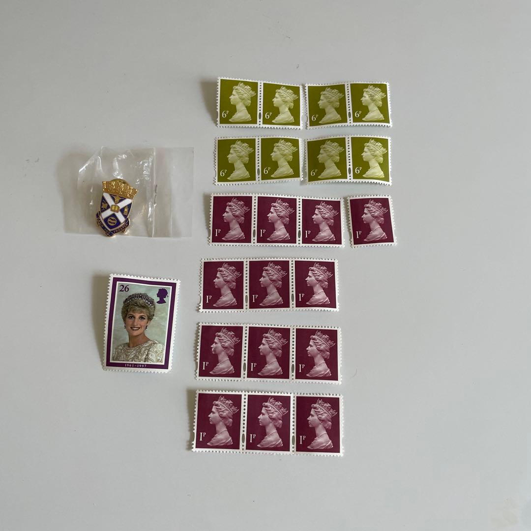 エリザベス女王・ダイアナ妃 切手セットとピンバッジ - メルカリ