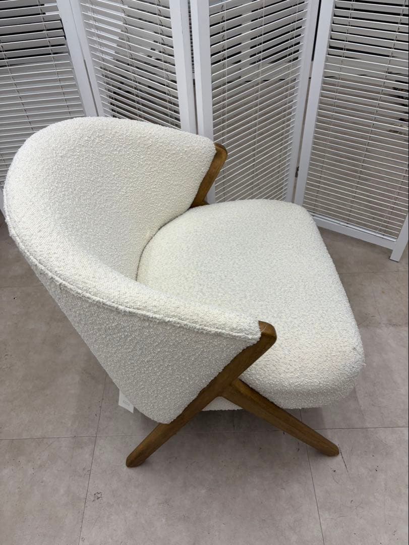 ZARA HOME アップホルスタード ブークレ アームチェア 中古品 - メルカリ