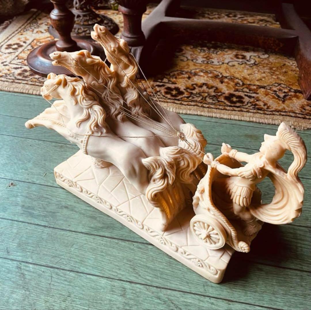 湯布院アンティーク イタリアサンティーニ 戦闘馬 騎馬 置物 チャリオット4頭 楽天市場】チャリオット（戦闘馬車）に乗った、ネフェルティティ 古代